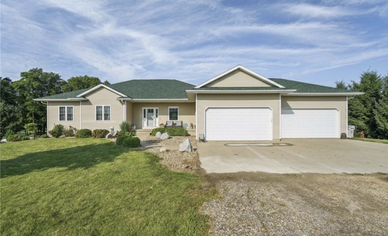 7997 218th Avenue Martelle IA 52305