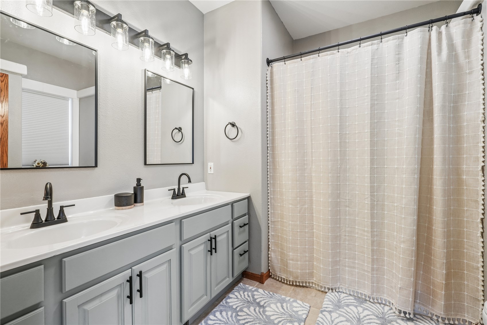 7997 218th Avenue Martelle IA 52305