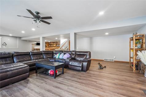 7997 218th Avenue Martelle IA 52305