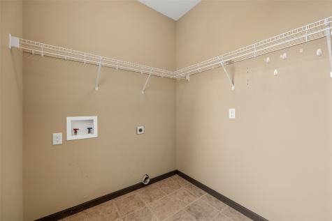 2106 Hallbrook Street SW Cedar Rapids IA 52404