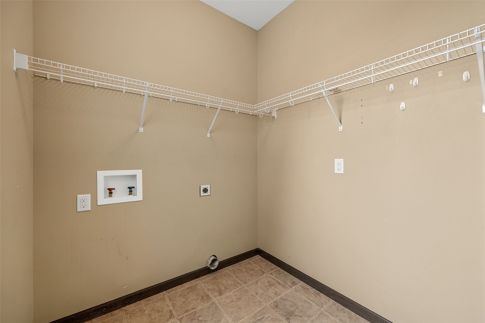 2106 Hallbrook Street SW Cedar Rapids IA 52404