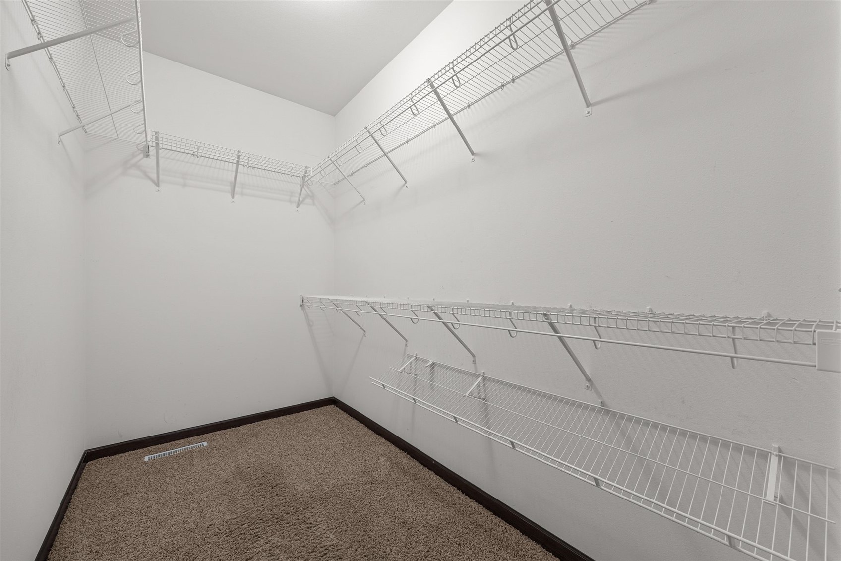 2106 Hallbrook Street SW Cedar Rapids IA 52404