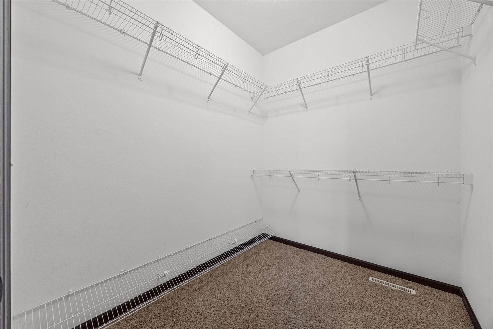 2106 Hallbrook Street SW Cedar Rapids IA 52404