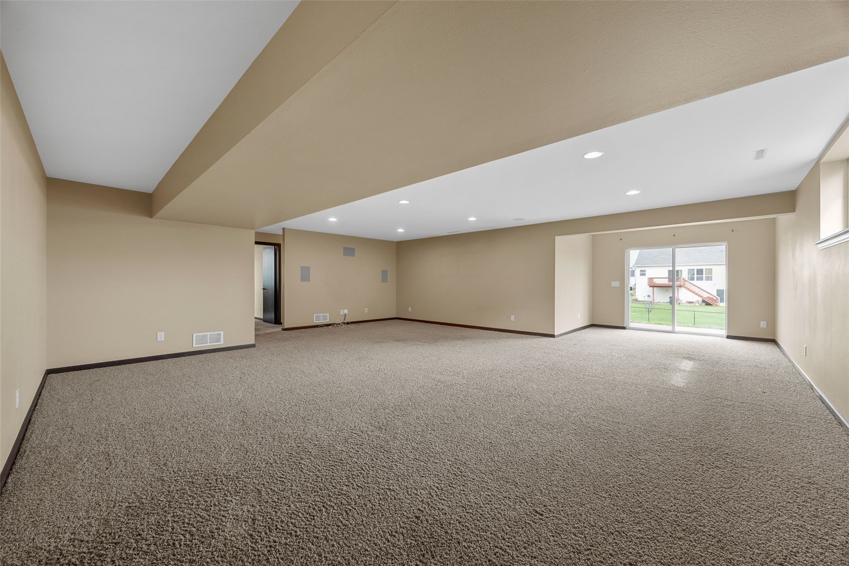 2106 Hallbrook Street SW Cedar Rapids IA 52404