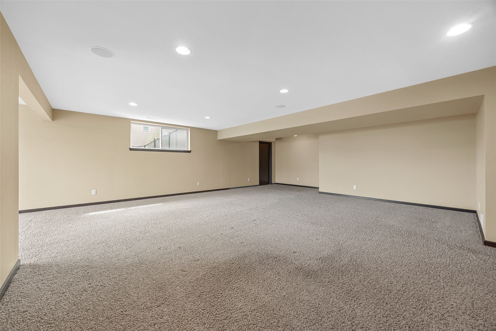 2106 Hallbrook Street SW Cedar Rapids IA 52404