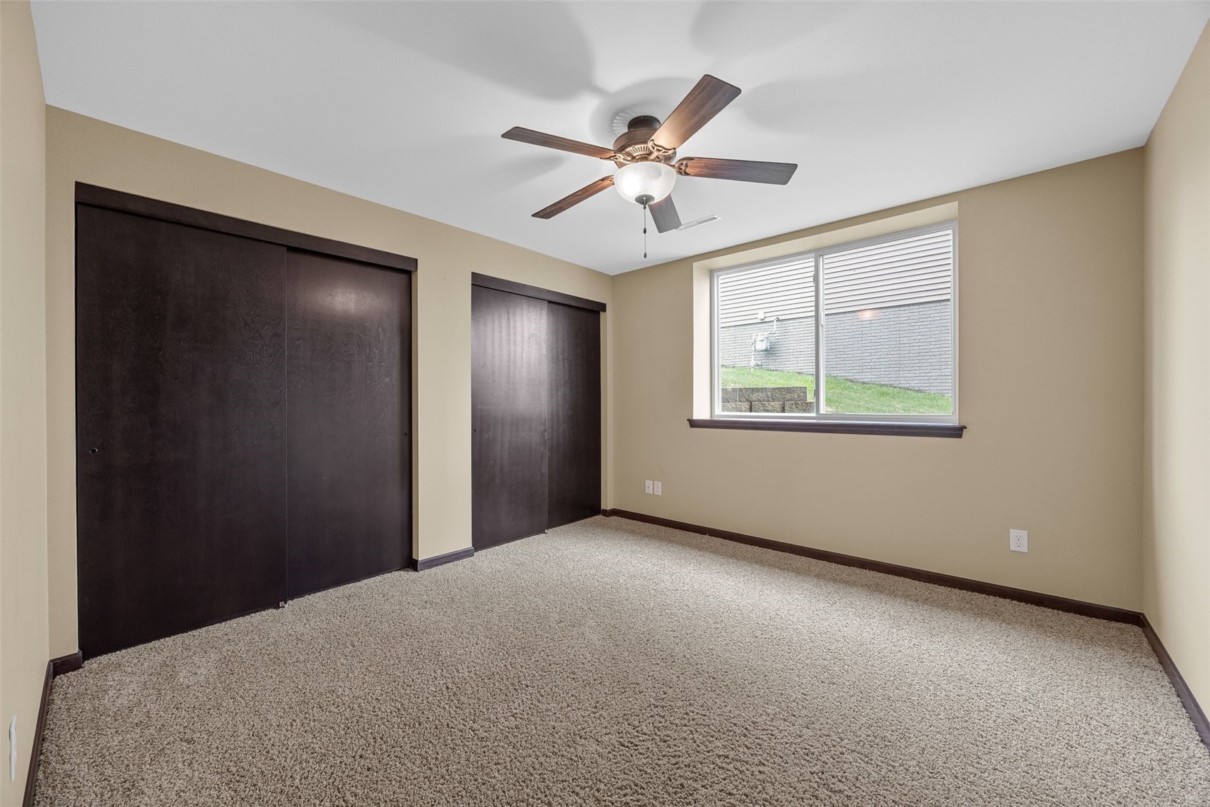 2106 Hallbrook Street SW Cedar Rapids IA 52404