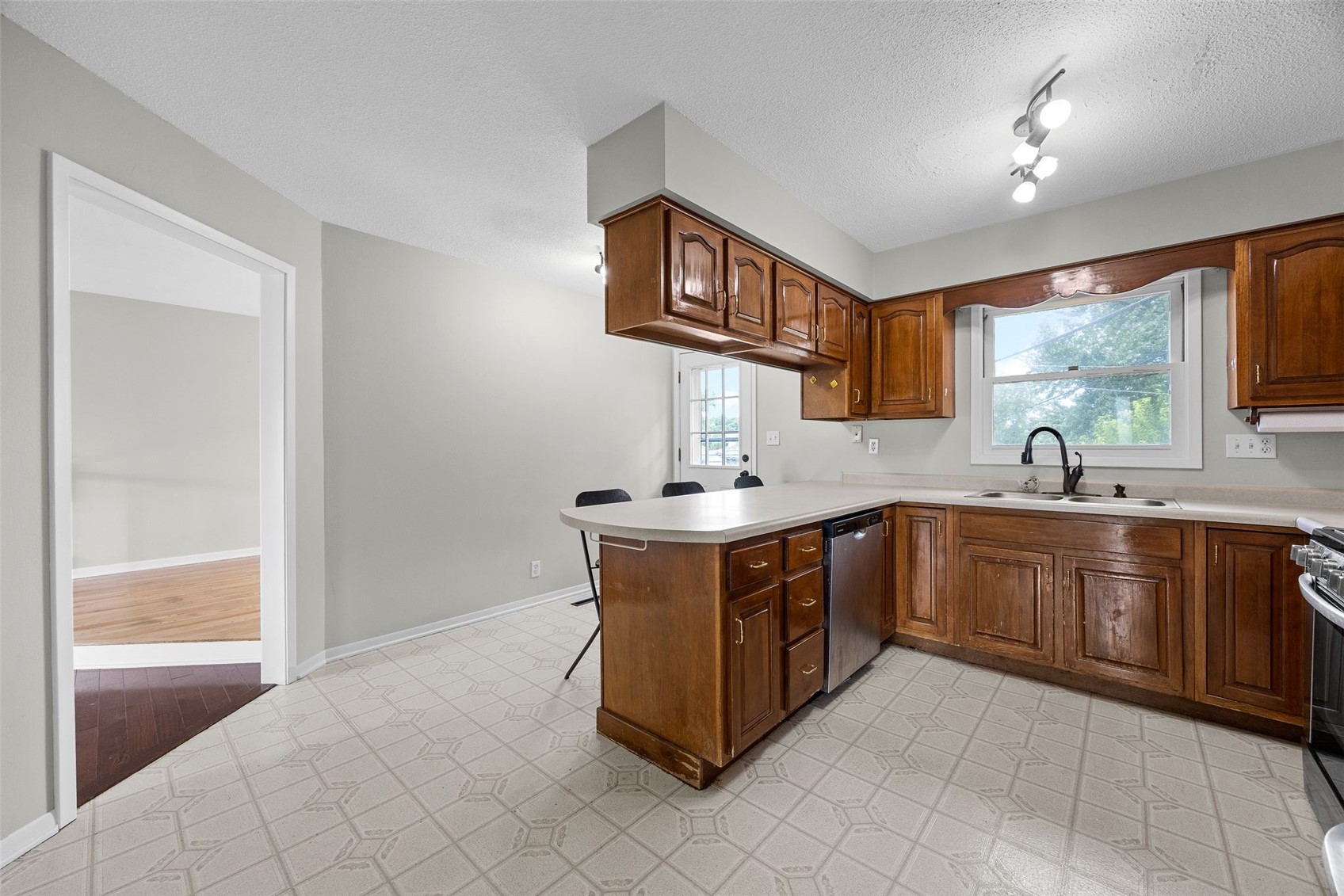 2052 Evergreen Street NE Cedar Rapids IA 52402