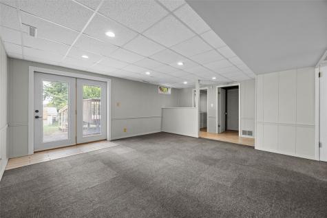 2052 Evergreen Street NE Cedar Rapids IA 52402