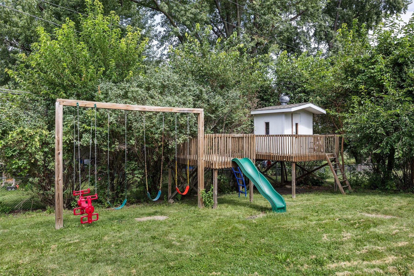2052 Evergreen Street NE Cedar Rapids IA 52402