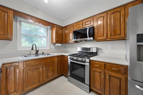 2052 Evergreen Street NE Cedar Rapids IA 52402