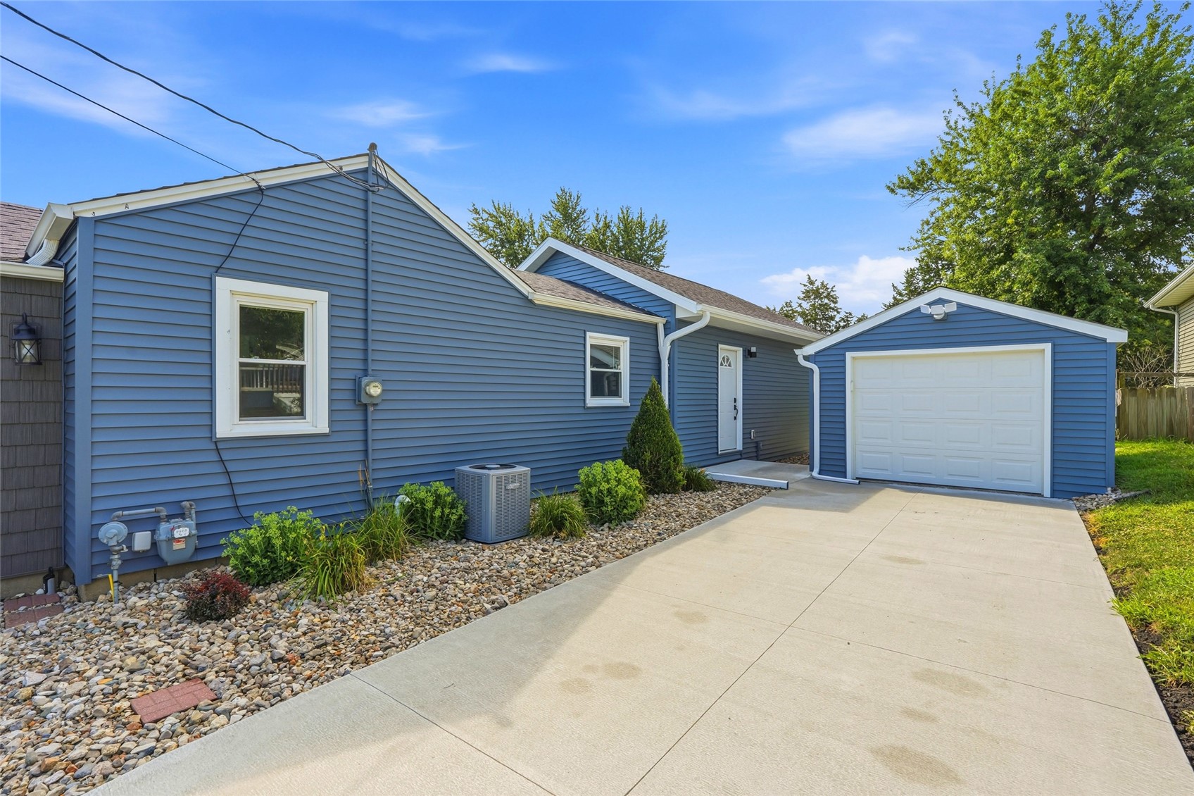 69 26th Avenue SW Cedar Rapids IA 52404
