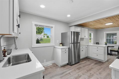 69 26th Avenue SW Cedar Rapids IA 52404