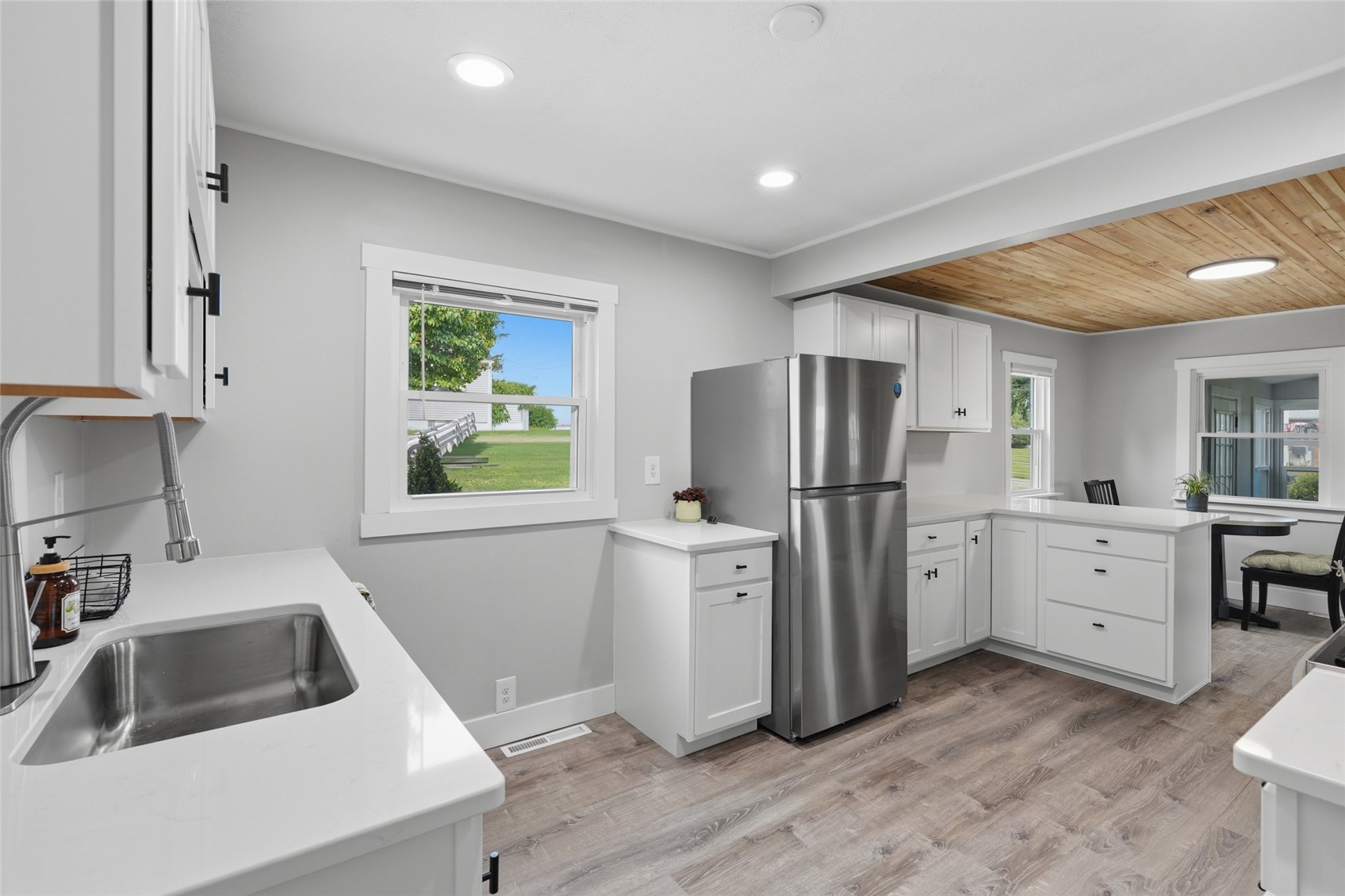 69 26th Avenue SW Cedar Rapids IA 52404