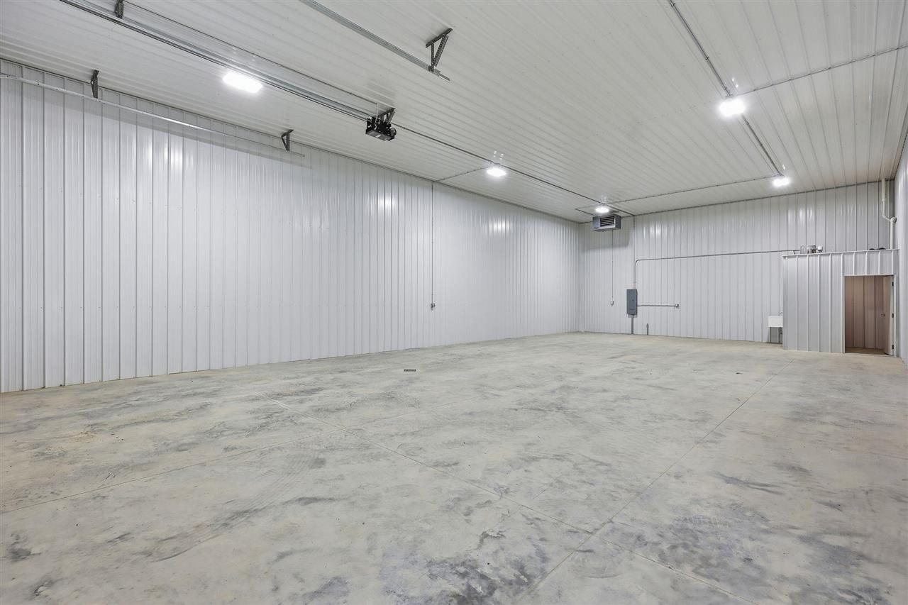 5315 Oakcrest Hill Road Hills IA 52235
