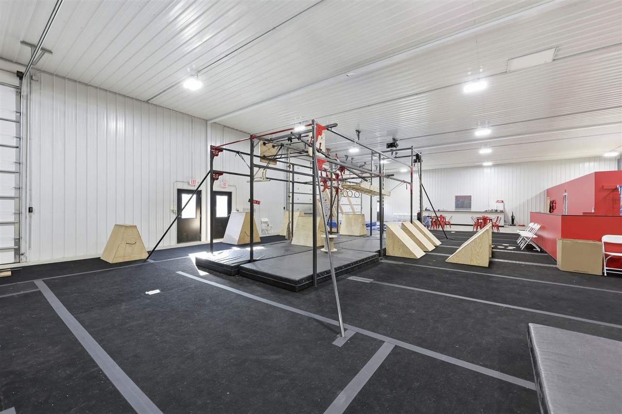 5315 Oakcrest Hill Road Hills IA 52235