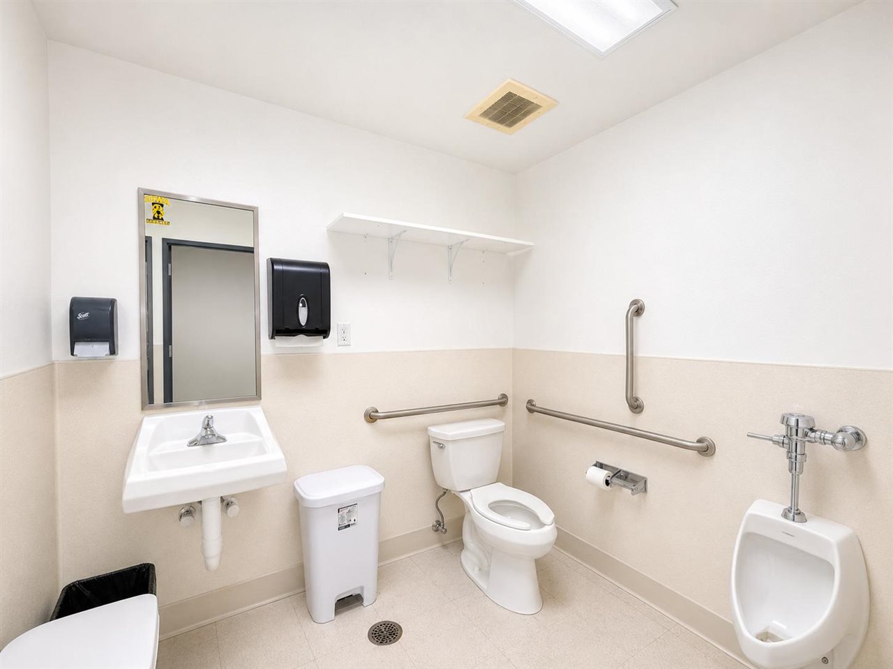 3620 Edgewood Road SW Cedar Rapids IA 52402-4832
