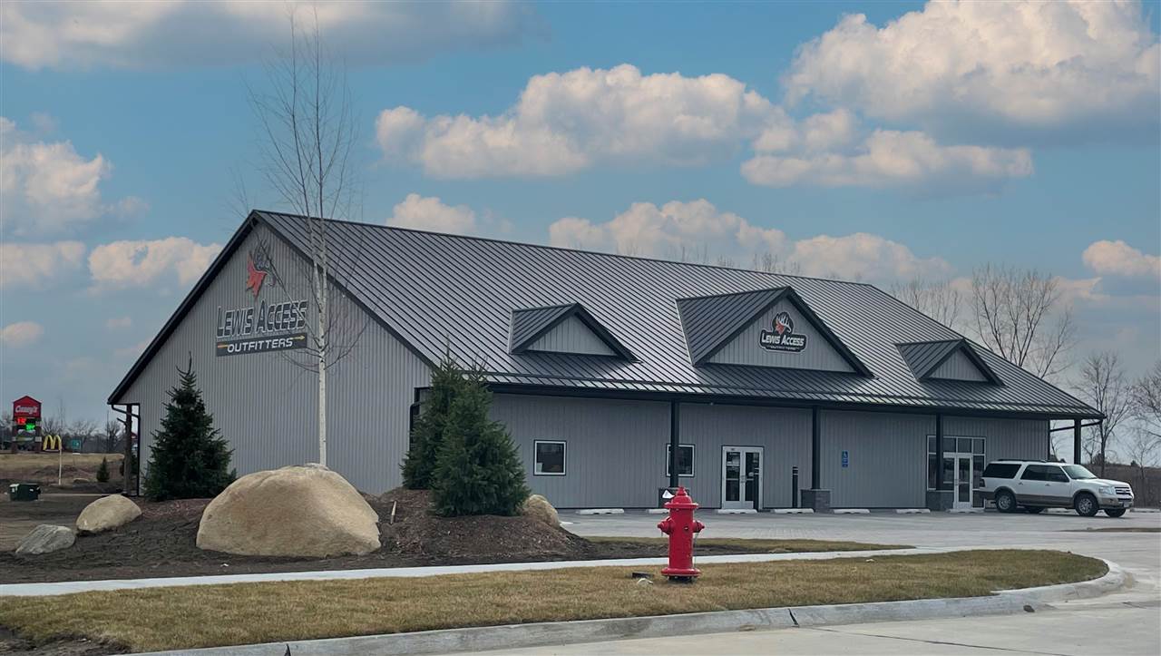 807 Mustang Lane Center Point IA 52213