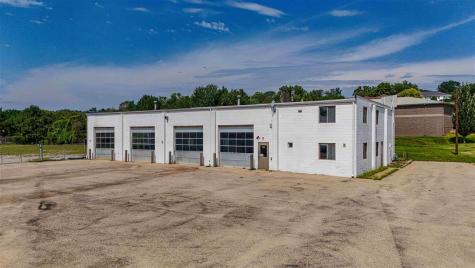 1115 Wenig Road NE Cedar Rapids IA 52402