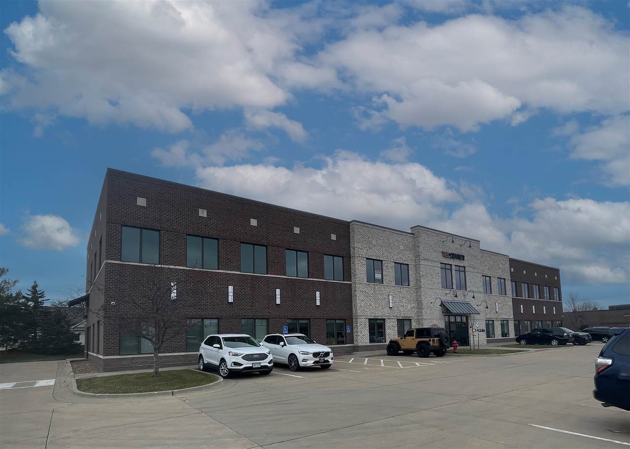 1501 Boyson Square Drive Hiawatha IA 52233