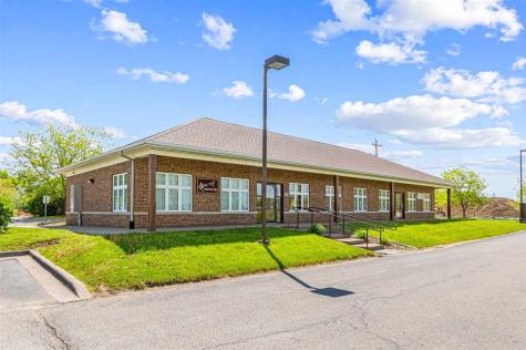 10 Circle Drive North Liberty IA 52317