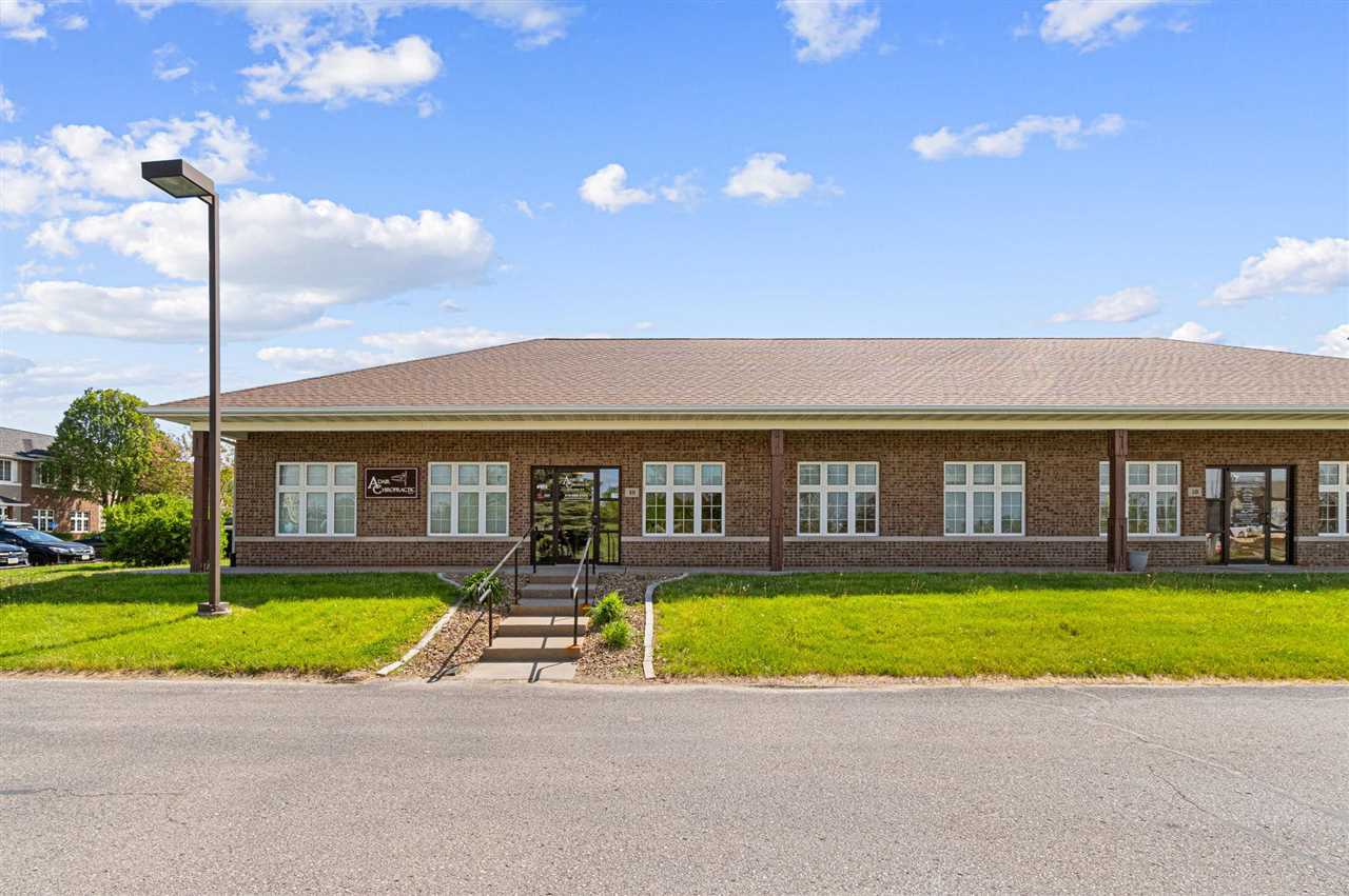 10 Circle Drive North Liberty IA 52317