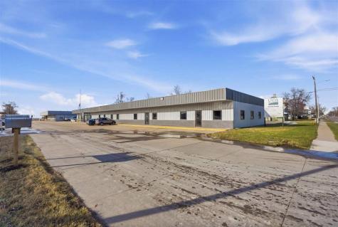 1621 E Washington Street Washington IA 52353