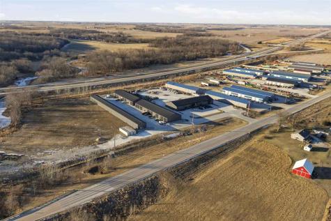 5315 Oakcrest Hill Road Hills IA 52235
