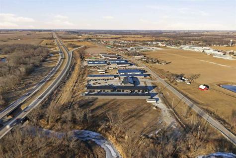 5315 Oakcrest Hill Road Hills IA 52235