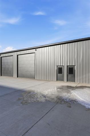 5315 Oakcrest Hill Road Hills IA 52235