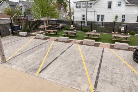 812 Ellis Boulevard NW Cedar Rapids IA 52405
