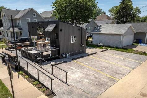 812 Ellis Boulevard NW Cedar Rapids IA 52405