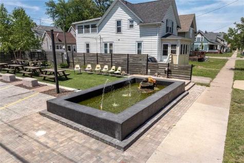 812 Ellis Boulevard NW Cedar Rapids IA 52405