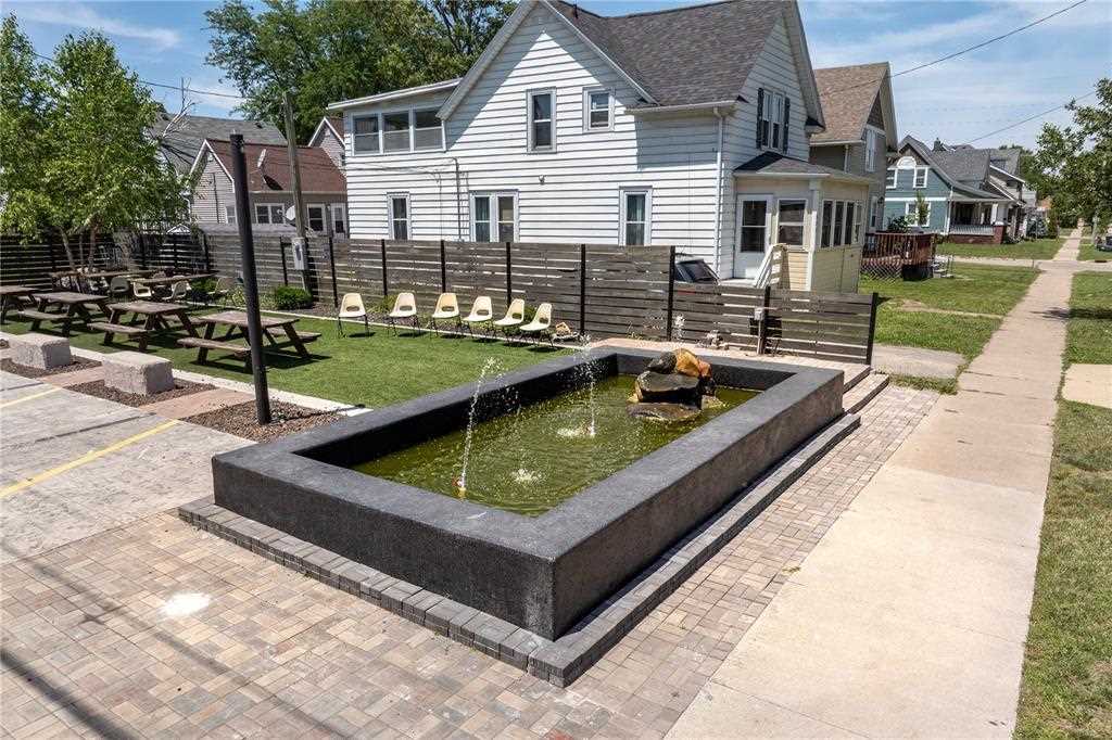 812 Ellis Boulevard NW Cedar Rapids IA 52405
