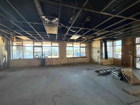 1061 N Center Pt Road Hiawatha IA 52233