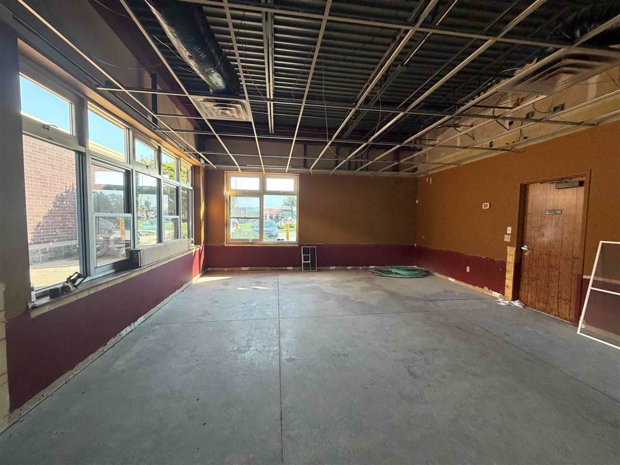 1061 N Center Pt Road Hiawatha IA 52233
