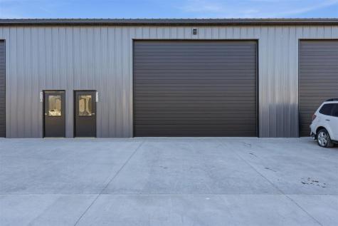5315 Oakcrest Hill Road Hills IA 52235