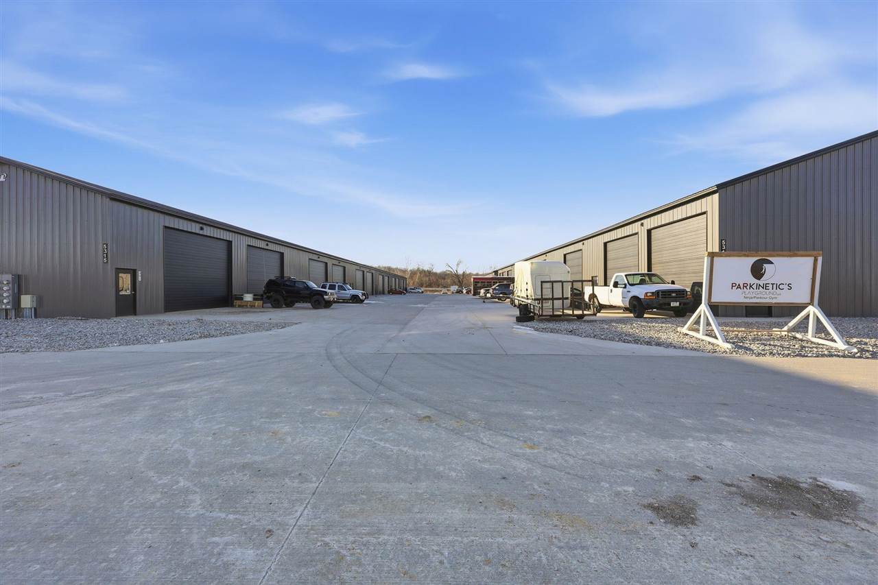 5315 Oakcrest Hill Road Hills IA 52235