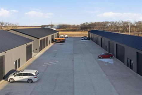 5315 Oakcrest Hill Road Hills IA 52235