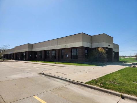 5005 Bowling Street SW Cedar Rapids IA 52404