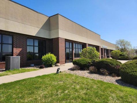 5005 Bowling Street SW Cedar Rapids IA 52404