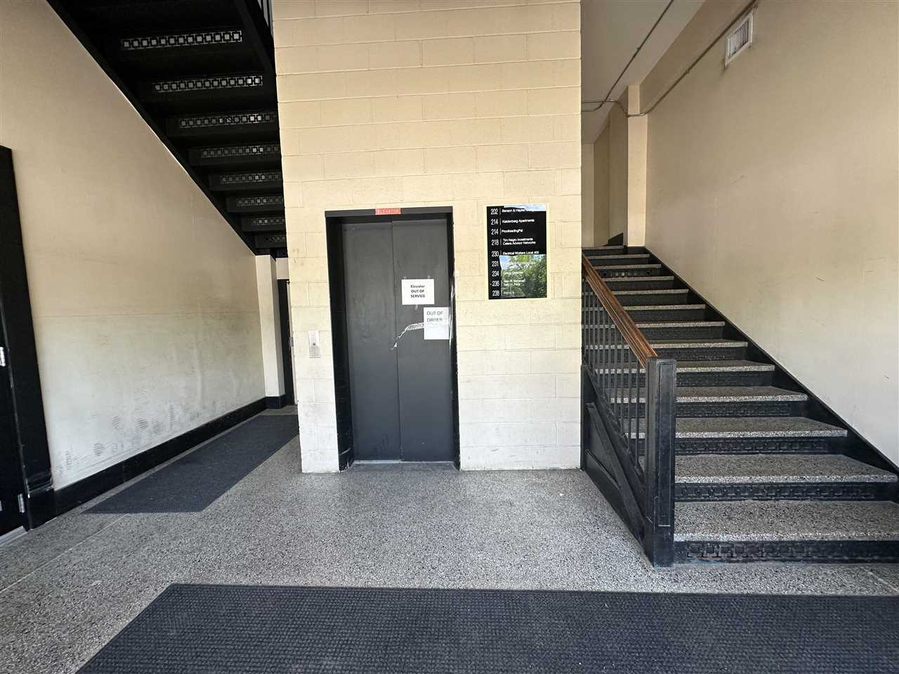 105 Iowa Avenue Iowa City IA 52240