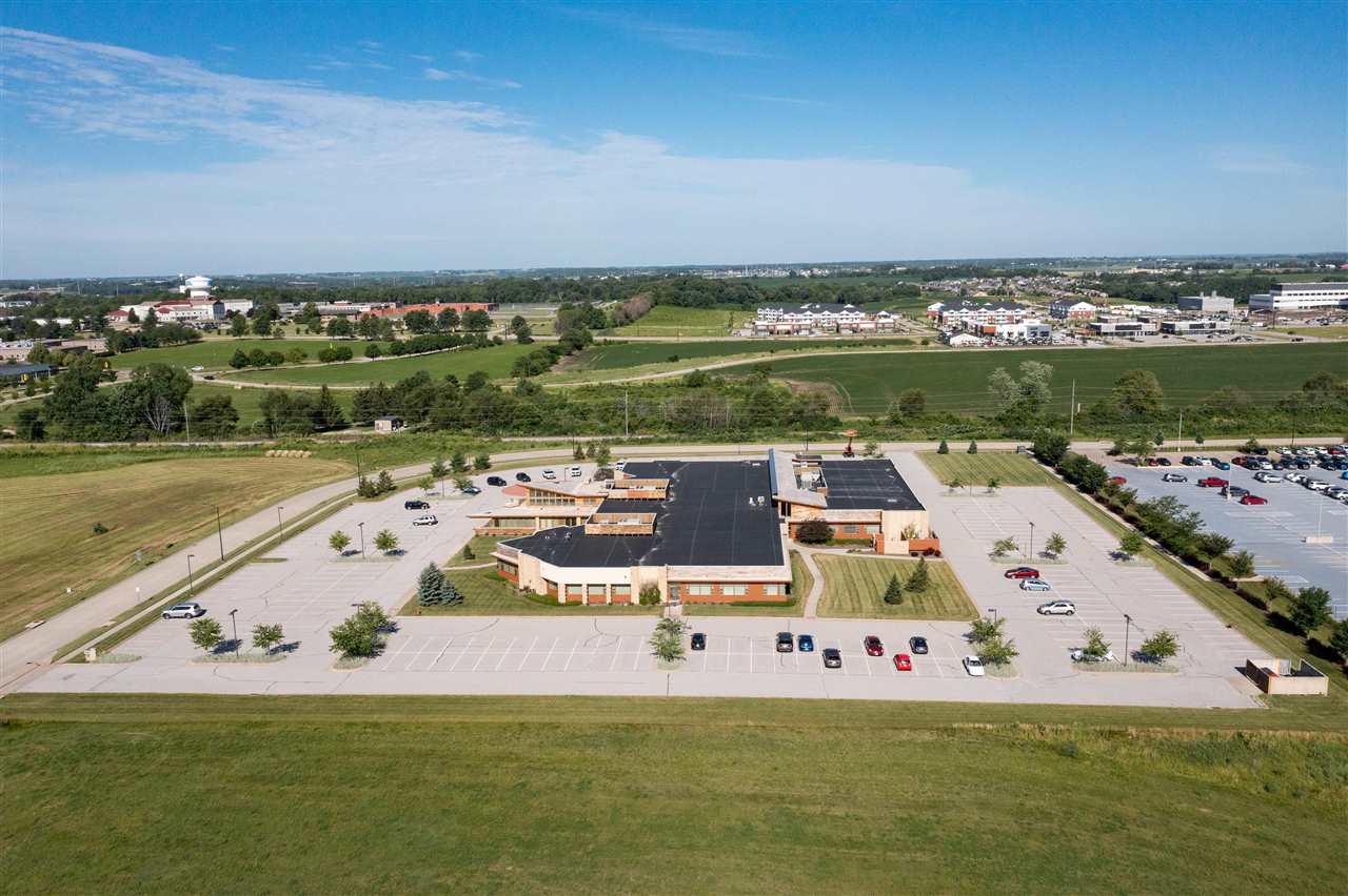 3273 Ridgeway Drive Coralville IA 52241