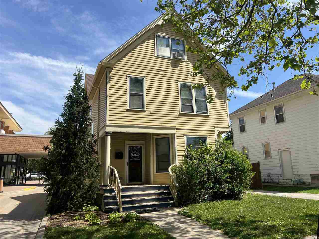 616 E Bloomington Street Iowa City IA 52245