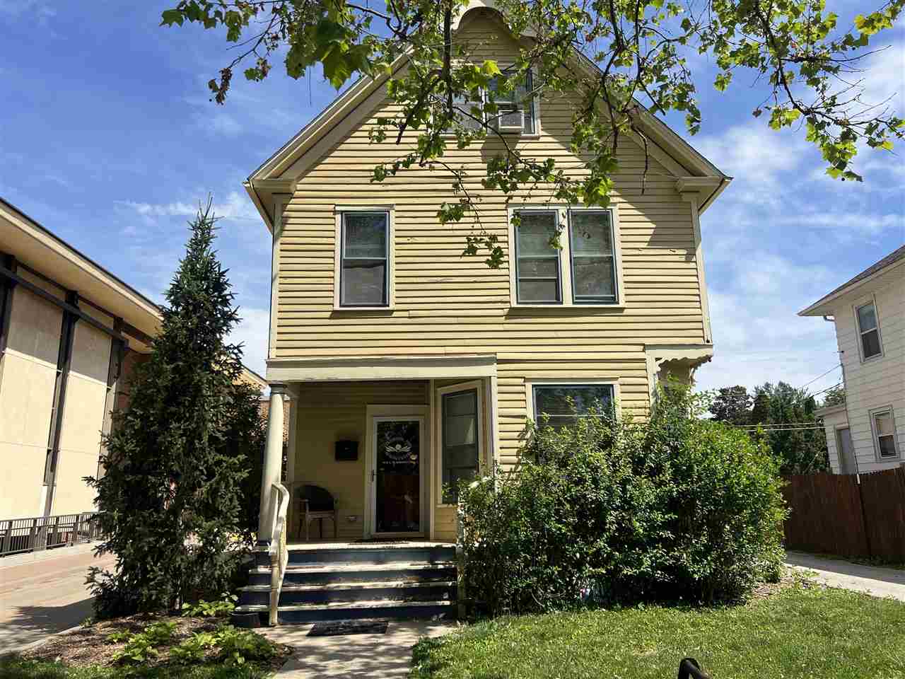 616 E Bloomington Street Iowa City IA 52245