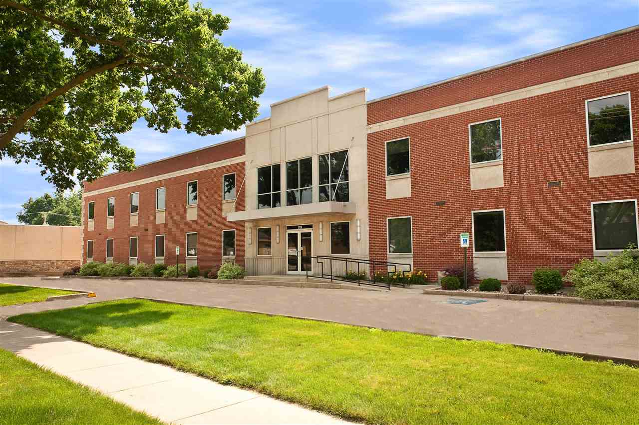 2720 NE 1st Avenue Cedar Rapids IA 52402