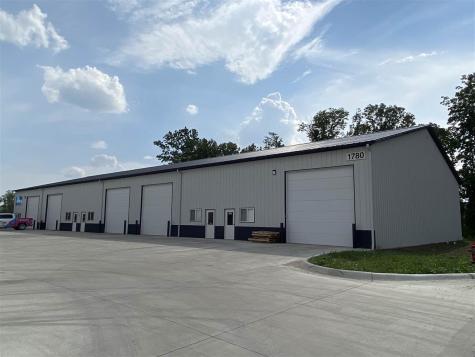 1780 Robins Road Hiawatha IA 52233