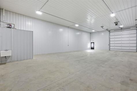 5315 Oakcrest Hill Road Hills IA 52235