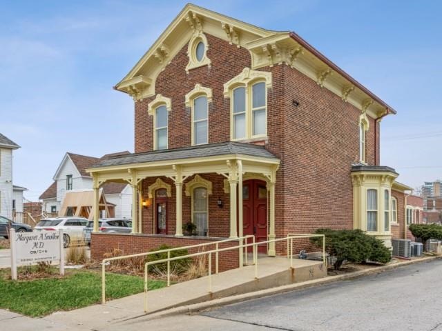 319 E Bloomington Street Iowa City IA 52245