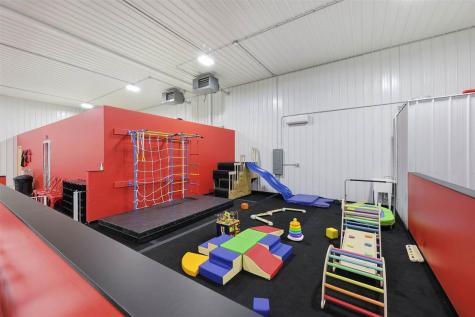 5315 Oakcrest Hill Road Hills IA 52235
