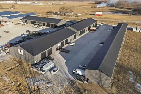 5315 Oakcrest Hill Road Hills IA 52235